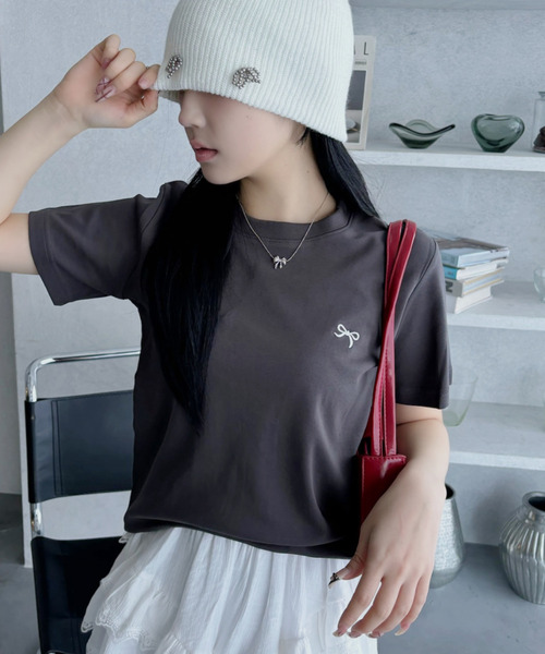 Ada.(エイダ)の「リボン ワンポイント 刺繍 半袖 Tシャツ(Tシャツ/カットソー・レディース・ホワイト/ピンク/チャコール・FREE)」の18枚目の写真