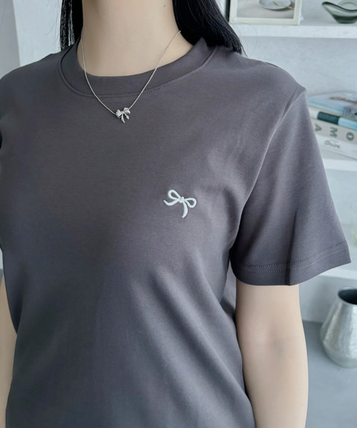 Ada.(エイダ)の「リボン ワンポイント 刺繍 半袖 Tシャツ(Tシャツ/カットソー・レディース・ホワイト/ピンク/チャコール・FREE)」の11枚目の写真