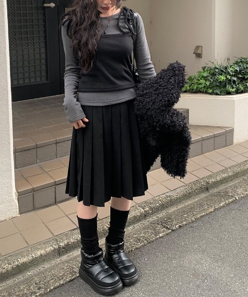 anyonemore（エニワンモア）の「クラシックプリーツミディスカート（スカート・レディース・ブラック・FREE）」の5枚目の写真