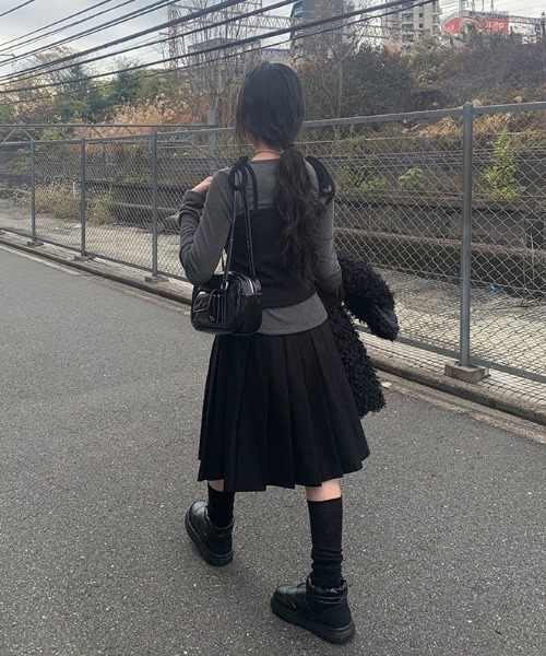 anyonemore（エニワンモア）の「クラシックプリーツミディスカート（スカート・レディース・ブラック・FREE）」の11枚目の写真