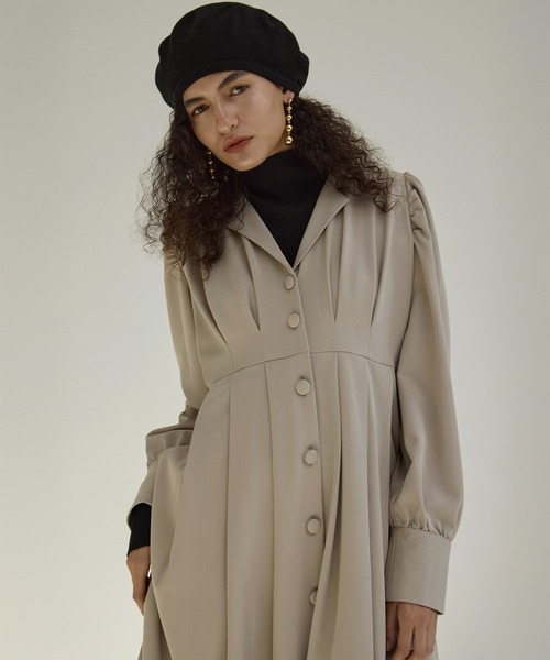 MIELI INVARIANT(ミエリインヴァリアント)の「Tailored Collar Tuck Dress(ワンピース・レディース・ブラック/ベージュ系その他・FREE)」の10枚目の写真