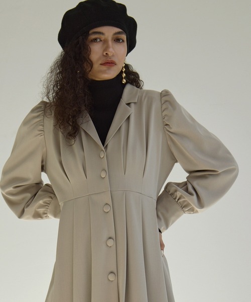 MIELI INVARIANT(ミエリインヴァリアント)の「Tailored Collar Tuck Dress(ワンピース・レディース・ブラック/ベージュ系その他・FREE)」の5枚目の写真