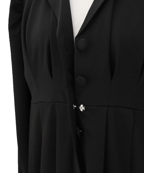 MIELI INVARIANT(ミエリインヴァリアント)の「Tailored Collar Tuck Dress(ワンピース・レディース・ブラック/ベージュ系その他・FREE)」の13枚目の写真