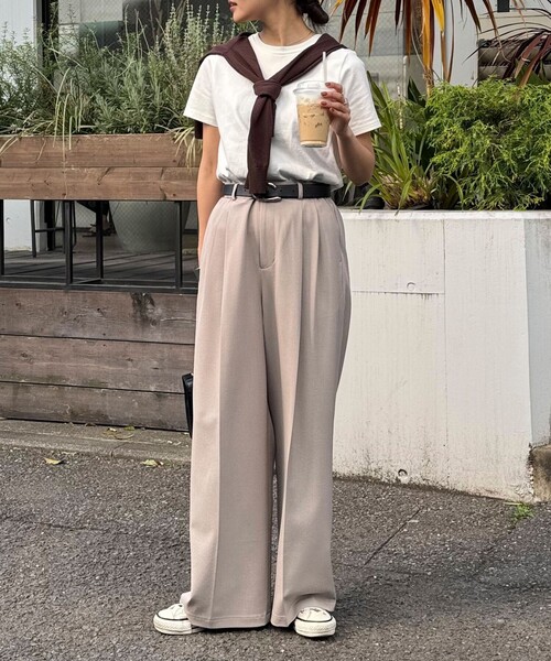 fredy emue（フレディエミュ）の「ドライタッチ2タックパンツ（その他パンツ・レディース・ブラック/ベージュ/グレー・38/36）」の18枚目の写真