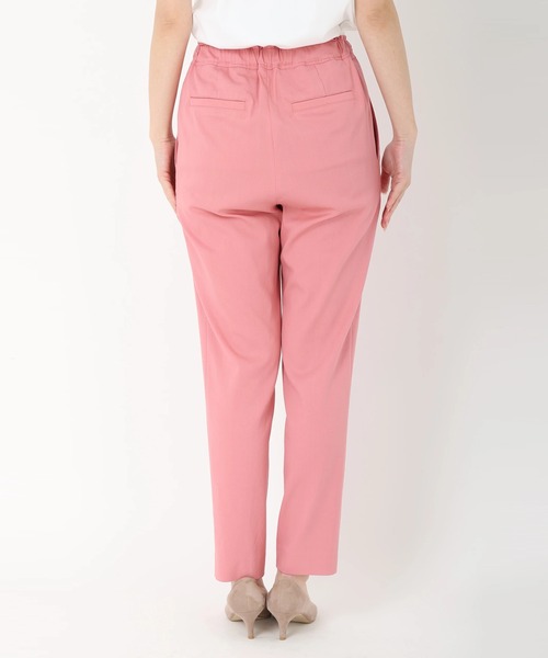 STRAWBERRY-FIELDS(ストロベリーフィールズ)の「タックテーパードパンツ ロングパンツ(その他パンツ・レディース・オフホワイト/ピンク/ダークブルー/ベージュ/ブラック・1/2/0)」の16枚目の写真