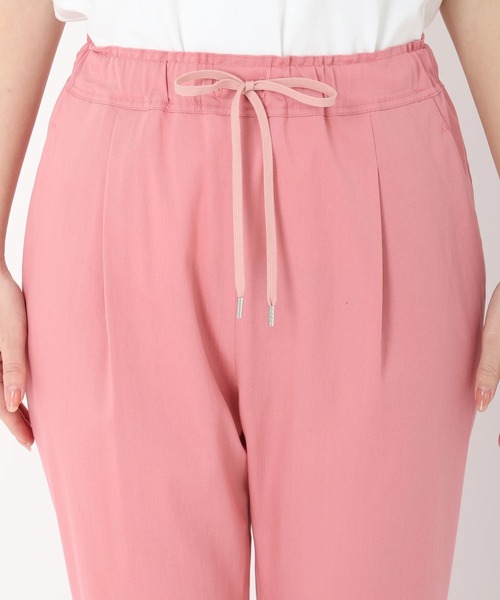 STRAWBERRY-FIELDS(ストロベリーフィールズ)の「タックテーパードパンツ ロングパンツ(その他パンツ・レディース・オフホワイト/ピンク/ダークブルー/ベージュ/ブラック・1/2/0)」の15枚目の写真