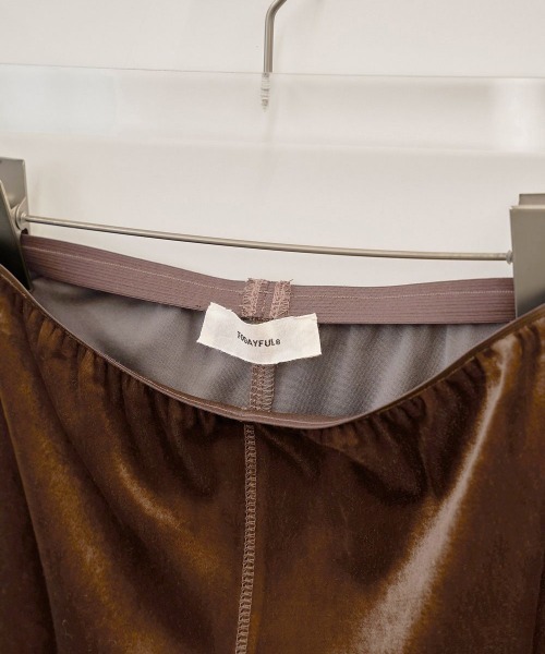 TODAYFUL（トゥデイフル）の「TODAYFUL　Velour Slit Leggings ベロアスリットレギンス/12520707（レギンス/スパッツ・レディース・ブラック・38/36）」の9枚目の写真