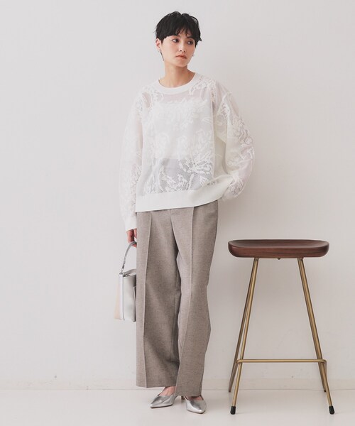 OPAQUE.CLIP（オペークドットクリップ）の「フワラー柄シアーメッシュニット【洗濯機洗い可】（ニット/セーター・レディース・オフホワイト/ライトオレンジ系/ネイビー・38/40/42）」の5枚目の写真