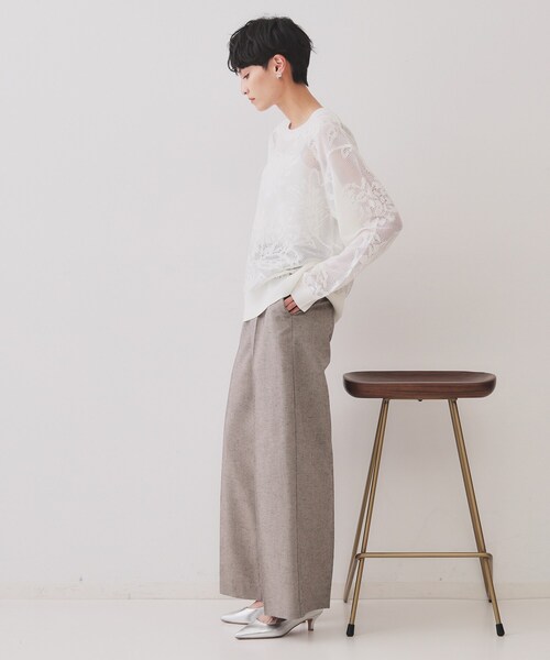 OPAQUE.CLIP（オペークドットクリップ）の「フワラー柄シアーメッシュニット【洗濯機洗い可】（ニット/セーター・レディース・オフホワイト/ライトオレンジ系/ネイビー・38/40/42）」の6枚目の写真