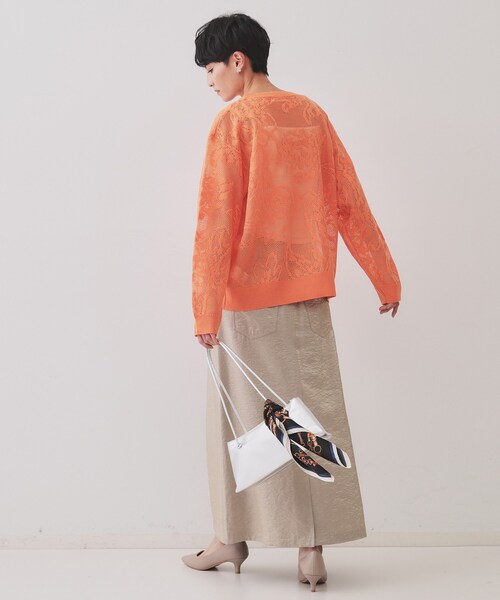 OPAQUE.CLIP（オペークドットクリップ）の「フワラー柄シアーメッシュニット【洗濯機洗い可】（ニット/セーター・レディース・オフホワイト/ライトオレンジ系/ネイビー・38/40/42）」の10枚目の写真