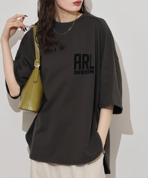hunch(ハンチ)の「hunch ミニ裏毛ロゴプリント5分袖Tシャツ(Tシャツ/カットソー・レディース・チャコール/アイボリー/ベージュ・FREE)」の1枚目の写真