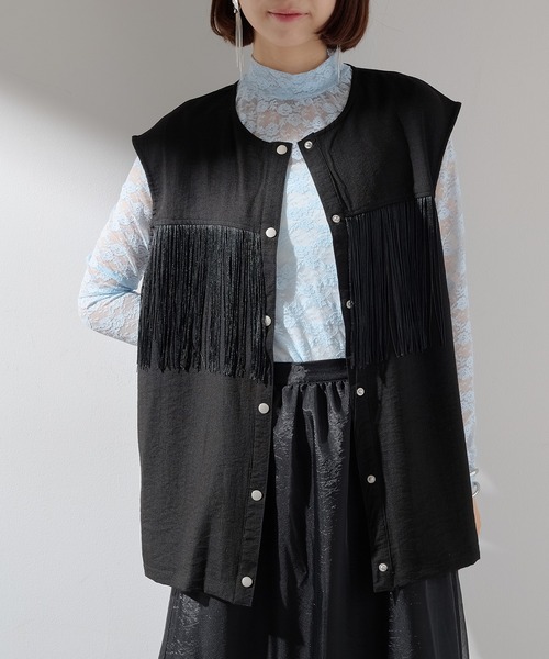 MAISON BREEZE reveur(メゾンブリーズレヴール)の「【MAISON BREEZE reveur】フリンジノースリーブシャツ ブラウス trc(シャツ/ブラウス・レディース・ブラック/オフホワイト/モカ・FREE)」の3枚目の写真