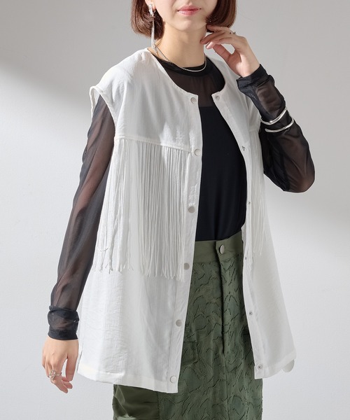 MAISON BREEZE reveur(メゾンブリーズレヴール)の「【MAISON BREEZE reveur】フリンジノースリーブシャツ ブラウス trc(シャツ/ブラウス・レディース・ブラック/オフホワイト/モカ・FREE)」の11枚目の写真