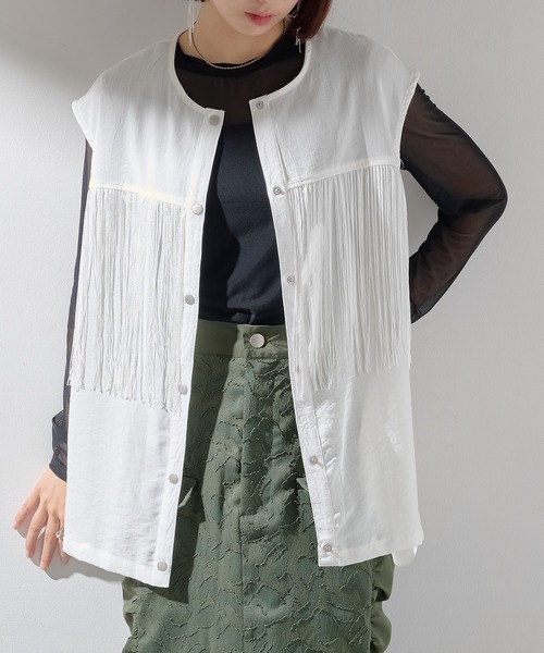 MAISON BREEZE reveur(メゾンブリーズレヴール)の「【MAISON BREEZE reveur】フリンジノースリーブシャツ ブラウス trc(シャツ/ブラウス・レディース・ブラック/オフホワイト/モカ・FREE)」の12枚目の写真