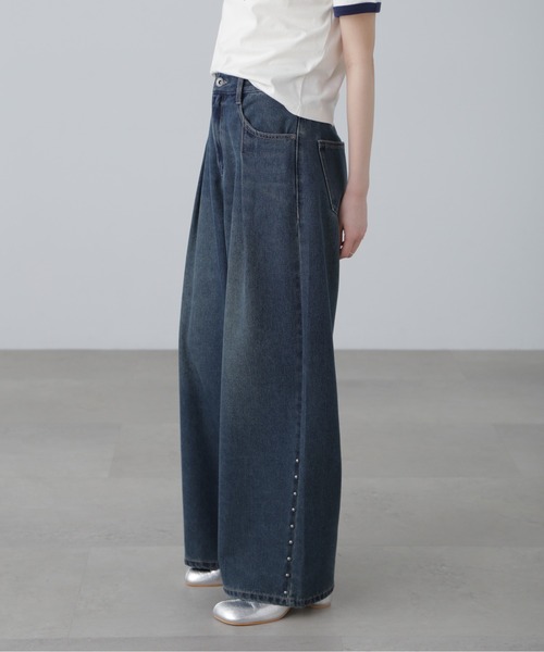 FREE'S MART（フリーズマート）の「スタッズ付きタックワイドデニムパンツ（デニムパンツ・レディース・ブルー系その他5/ケミカルウォッシュ・SMALL/MEDIUM）」の21枚目の写真