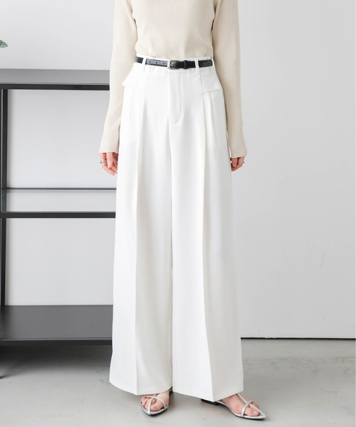 Lajour(ラジュール)の「【日本製】タックワイドパンツ(その他パンツ・レディース・ホワイト/カーキ/ブラック・M/L)」の2枚目の写真