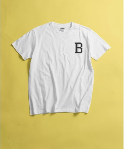 minius(ミニウス)の「【Alphabet 】オリジナルアルファベットデザイン アメカジカレッジロゴプリント半袖ホワイトTシャツ(Tシャツ/カットソー・メンズ・A/B/C/D/E/F/G/H/I/J/K/L/M/N/O/P/Q/R/S/T/U/V/W/X/Y/Z・SMALL/MEDIUM/LARGE/X-LARGE)」の2枚目の写真