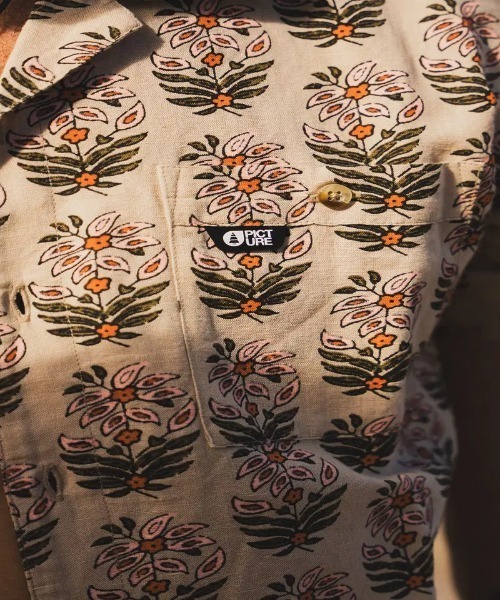 PICTURE ORGANIC CLOTHING(ピクチャーオーガニッククロージング)の「【PICTURE/ピクチャー】MOKARA SHIRT 半袖 総柄 オープンカラー 開襟 シャツ ポケット(シャツ/ブラウス・メンズ・ブラック×パープル/ベージュ系その他/ベージュ系その他2・MEDIUM/LARGE/X-LARGE)」の7枚目の写真