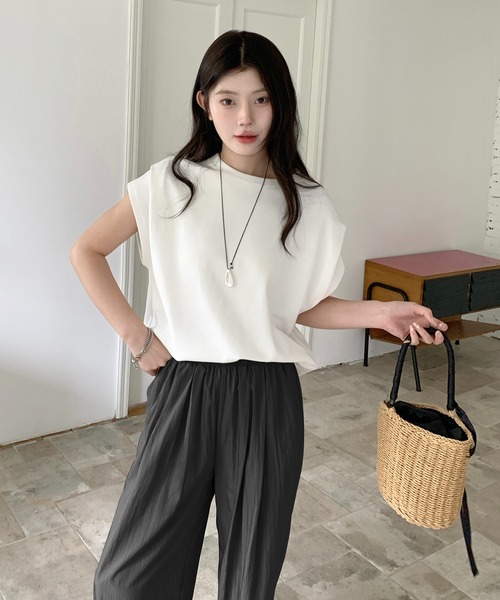 by LEGNA(バイレグナ)の「涼感ストレートタックワイドパンツ(その他パンツ・レディース・ベージュ/ダークグレー/グレイッシュベージュ/クリーム/サックスブルー/ブラック・M-Regular/M-Short/L-Short/L-Regular)」の18枚目の写真