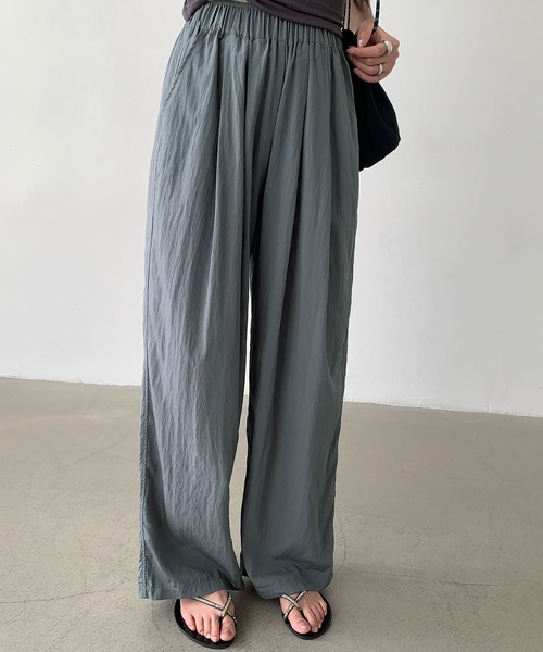 by LEGNA(バイレグナ)の「涼感ストレートタックワイドパンツ(その他パンツ・レディース・ベージュ/ダークグレー/グレイッシュベージュ/クリーム/サックスブルー/ブラック・M-Regular/M-Short/L-Short/L-Regular)」の8枚目の写真