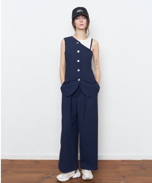 Muel Chic(ミュエルシック)の「Dakota rompers ダコタロンパース(サロペット/オーバーオール・レディース・ライトブルー/ベージュ/ネイビー・FREE)」の3枚目の写真