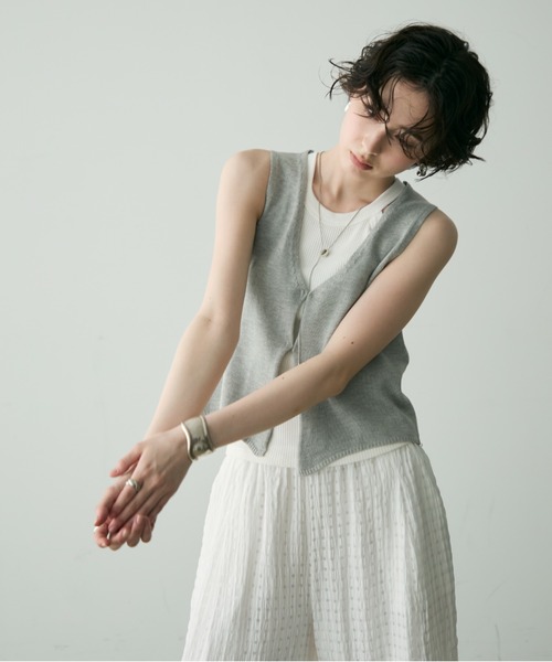 Trish（トリッシュ）の「前開きニットベスト（ベスト・レディース・グレー/ブラック・FREE）」の7枚目の写真