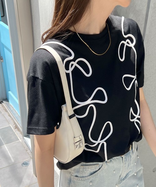 Futier land(フューティアランド)の「コード刺繍リボン柄Tシャツ(Tシャツ/カットソー・レディース・ホワイト/ブラック/チャコールグレー・FREE)」の5枚目の写真