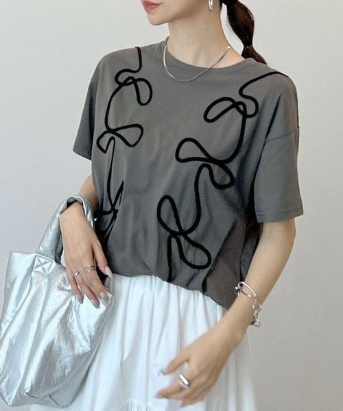 Futier land(フューティアランド)の「コード刺繍リボン柄Tシャツ(Tシャツ/カットソー・レディース・ホワイト/ブラック/チャコールグレー・FREE)」の10枚目の写真