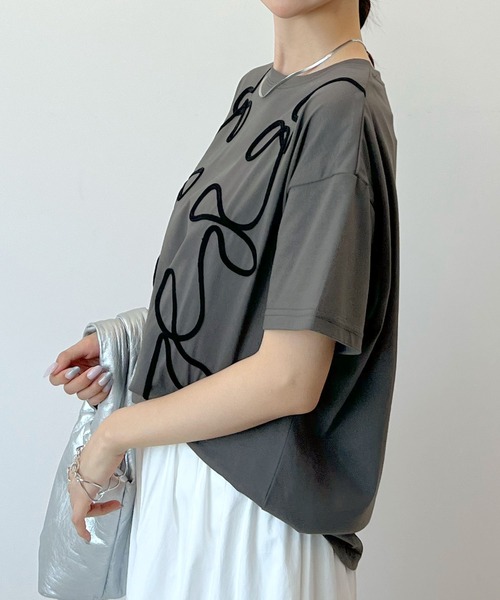Futier land(フューティアランド)の「コード刺繍リボン柄Tシャツ(Tシャツ/カットソー・レディース・ホワイト/ブラック/チャコールグレー・FREE)」の9枚目の写真