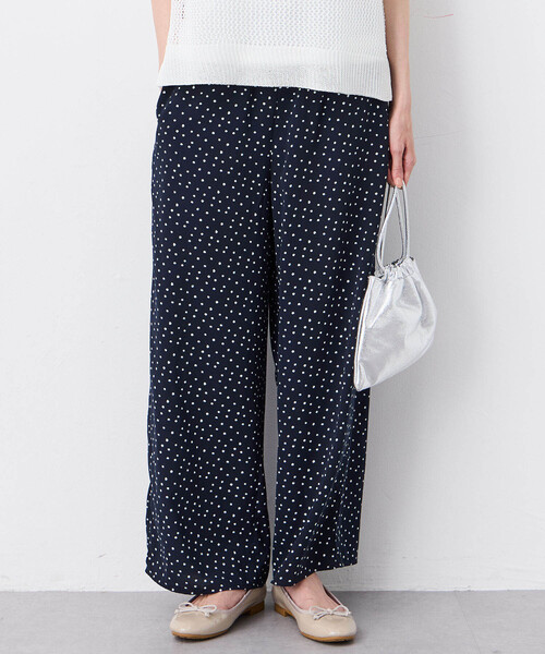 Petit Honfleur（プチオンフルール）の「【接触冷感】ストレッチドットプリントパンツ（スラックス・レディース・ネイビー・M/L）」の21枚目の写真