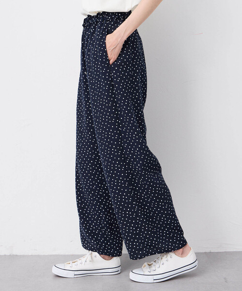 Petit Honfleur（プチオンフルール）の「【接触冷感】ストレッチドットプリントパンツ（スラックス・レディース・ネイビー・M/L）」の20枚目の写真