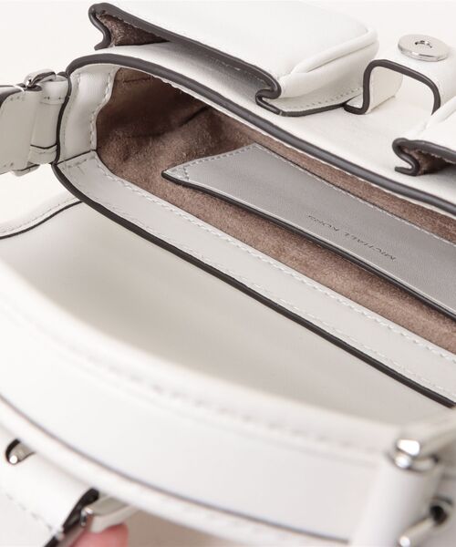 MICHAEL KORS(マイケルコース)の「COLBY レザー ショルダー エクストラスモール(ショルダーバッグ・レディース・ホワイト系・FREE)」の8枚目の写真