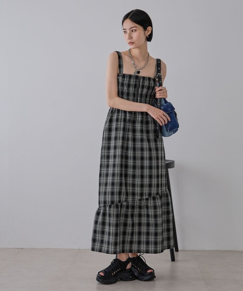 JEANASIS(ジーナシス)の「フロントZIPシャーリングワンピース/570771(ジャンパースカート・レディース・ブラック/グレー系その他/イエロー系その他・FREE)」の20枚目の写真