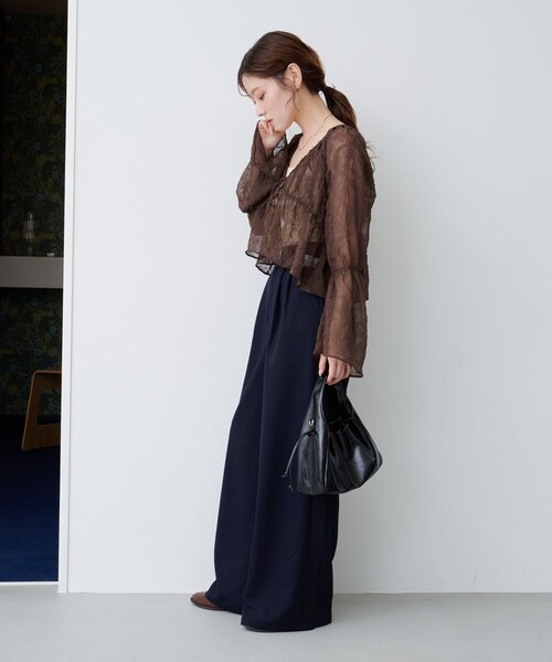 Kastane（カスタネ）の「【新色追加/6色展開/S.Lサイズ展開/無地&チェック】シャーリングシアーブラウス（シャツ/ブラウス・レディース・ネイビー/ホワイト/ブルー/アイボリー/ブラック/ダークブラウン・SMALL/LARGE）」の22枚目の写真