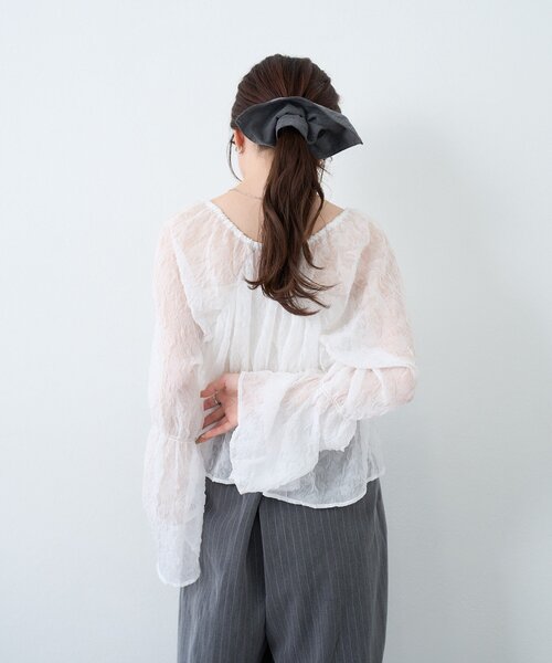 Kastane（カスタネ）の「【新色追加/6色展開/S.Lサイズ展開/無地&チェック】シャーリングシアーブラウス（シャツ/ブラウス・レディース・ネイビー/ホワイト/ブルー/アイボリー/ブラック/ダークブラウン・SMALL/LARGE）」の10枚目の写真