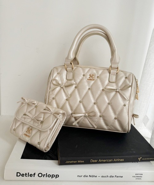 one after another NICE CLAUP（ワンアフターアナザーナイスクラップ）の「【WEB限定】リボンビジュー付きキルティングボストンバッグ（ショルダーバッグ・レディース・アイボリー/ブラック/サックスブルー/ピンクベージュ・FREE）」の14枚目の写真