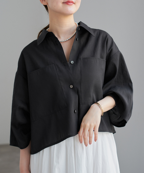 IENA（イエナ）の「レトロフラワー 前ボタンVネックブラウス
