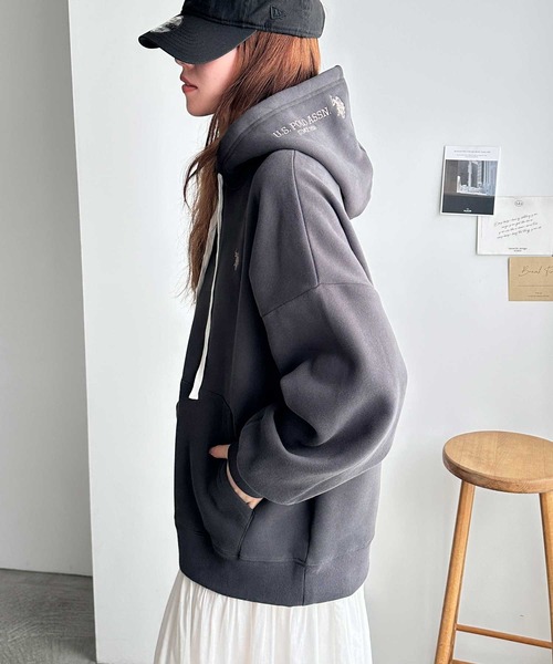 U.S. POLO ASSN.(ユーエスポロアッスン)の「GeeRA別注【U.S. POLO ASSN.】フードロゴ刺繍ビッグシルエットパーカー(パーカー・レディース・ネイビー/チャコール/杢グレー/ライトピンク・MEDIUM/LARGE/X-LARGE)」の21枚目の写真