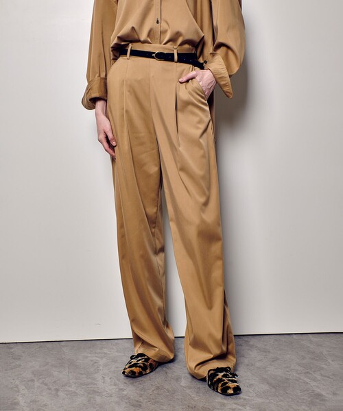 allureville(アルアバイル)の「フィブリルタックパンツ(その他パンツ・レディース・ベージュ/ネイビー/カーキ・1/2)」の1枚目の写真