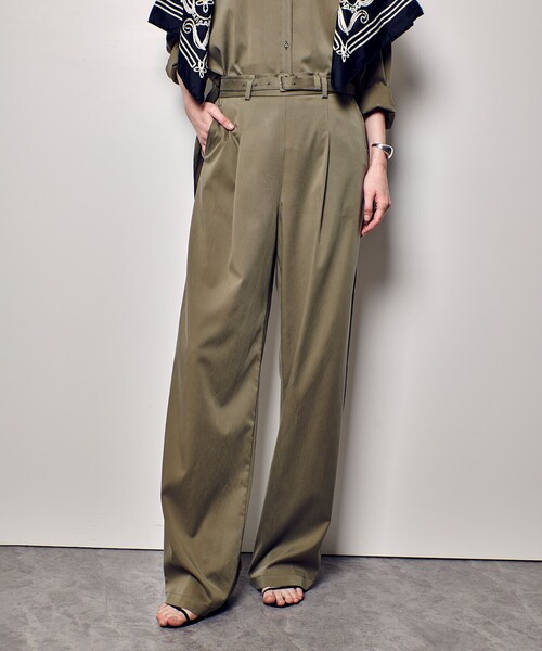 allureville(アルアバイル)の「フィブリルタックパンツ(その他パンツ・レディース・ベージュ/ネイビー/カーキ・1/2)」の3枚目の写真