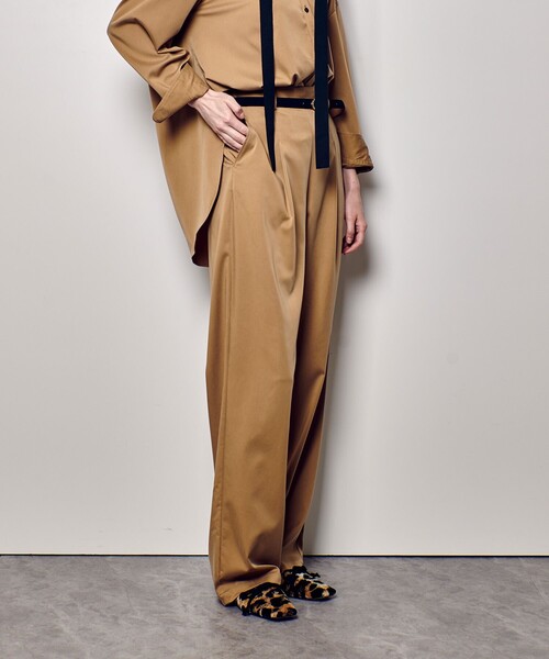 allureville(アルアバイル)の「フィブリルタックパンツ(その他パンツ・レディース・ベージュ/ネイビー/カーキ・1/2)」の5枚目の写真