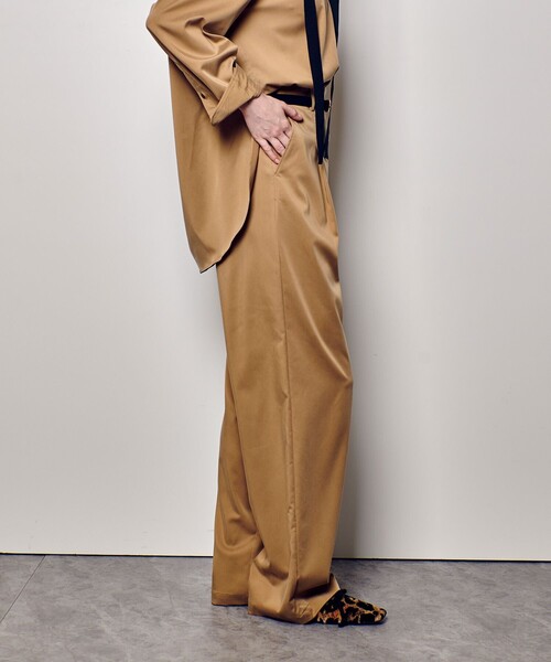 allureville(アルアバイル)の「フィブリルタックパンツ(その他パンツ・レディース・ベージュ/ネイビー/カーキ・1/2)」の6枚目の写真