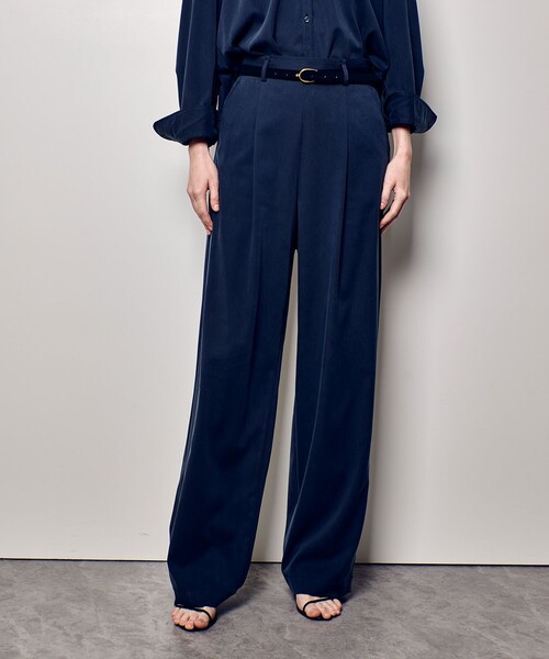 allureville(アルアバイル)の「フィブリルタックパンツ(その他パンツ・レディース・ベージュ/ネイビー/カーキ・1/2)」の11枚目の写真