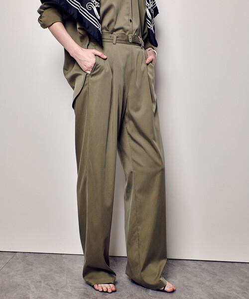 allureville(アルアバイル)の「フィブリルタックパンツ(その他パンツ・レディース・ベージュ/ネイビー/カーキ・1/2)」の13枚目の写真