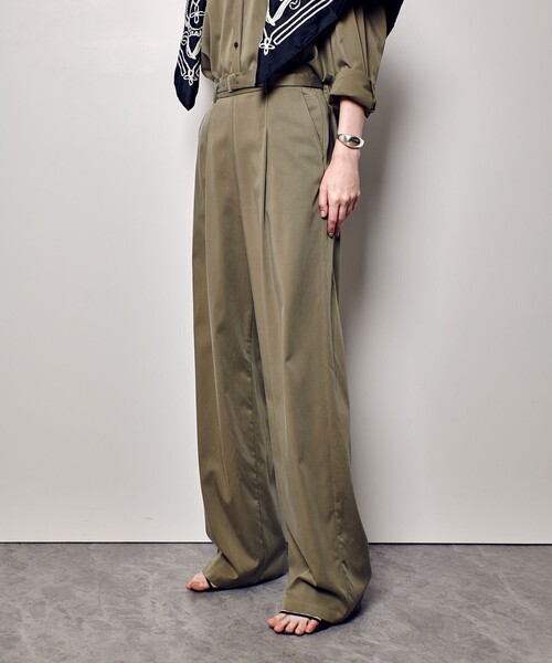 allureville(アルアバイル)の「フィブリルタックパンツ(その他パンツ・レディース・ベージュ/ネイビー/カーキ・1/2)」の14枚目の写真