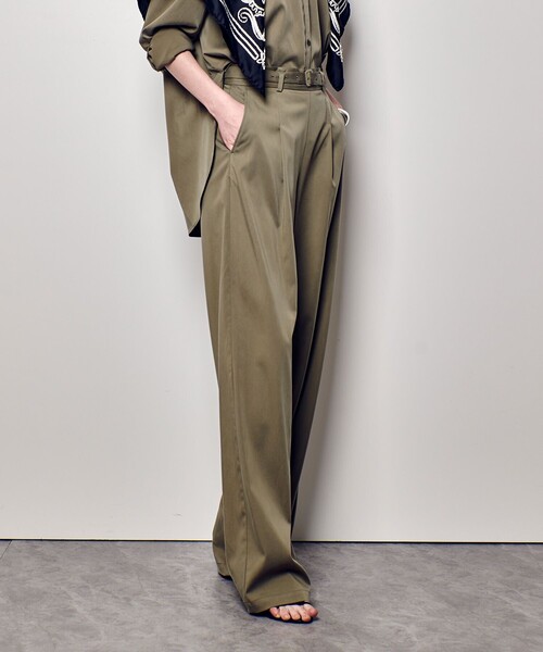 allureville(アルアバイル)の「フィブリルタックパンツ(その他パンツ・レディース・ベージュ/ネイビー/カーキ・1/2)」の15枚目の写真