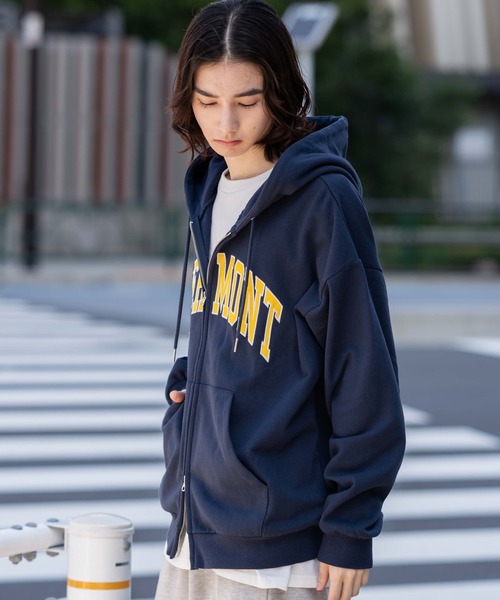 WEGO（ウィゴー）の「WEGO/【25年秋冬新作】グラフィックロゴダブルZIPパーカー（パーカー・メンズ・ブラウン/レッド/ネイビー/杢グレー/グレー系その他/ブラック・SMALL/MEDIUM/LARGE）」の8枚目の写真