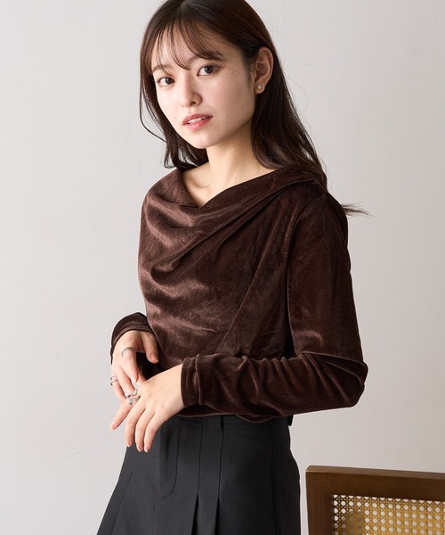 MAGASIN DE MODE Chou Chou(マガジンデモードシュシュ)の「【MAGASIN DE MODE Chou Chou】シアーベロアドレーププルオーバー DTK(Tシャツ/カットソー・レディース・ブラウン/ブラック/オフホワイト/グレー・FREE)」の5枚目の写真