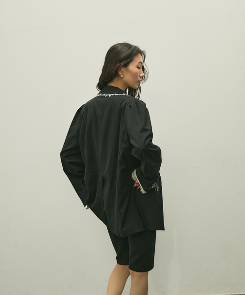 Lutim by u（ルチバイユー）の「Over shoulder jacket / オーバーショルダージャケット（テーラードジャケット・レディース・ブラック/ブラウン・FREE）」の11枚目の写真