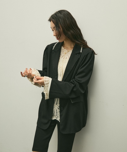 Lutim by u（ルチバイユー）の「Over shoulder jacket / オーバーショルダージャケット（テーラードジャケット・レディース・ブラック/ブラウン・FREE）」の4枚目の写真